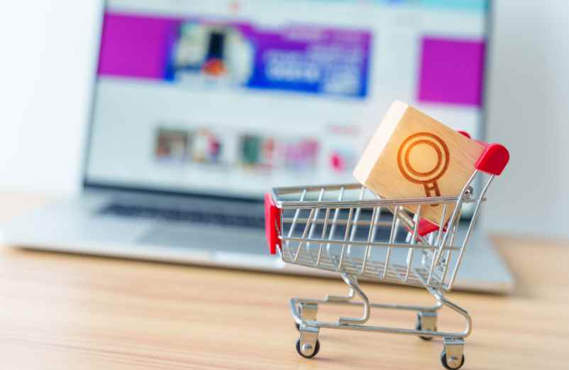 Pourquoi l'achat en ligne exige-t-il une vigilance renforcée ? Au premier plan